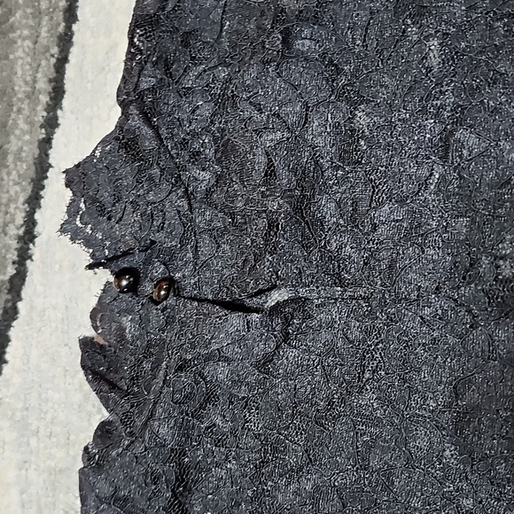 FLORAL LACE BLACK SHEER FITTED MOCK-NECK LONG-SLEEVED TOP - Picture 10 of 15